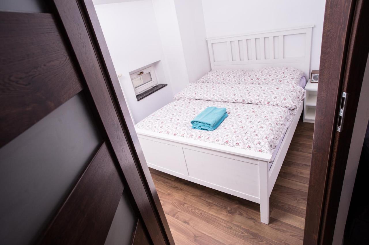 Mirror Apartments Красков Екстериор снимка