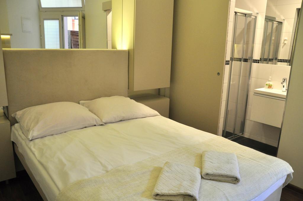 Mirror Apartments Красков Екстериор снимка