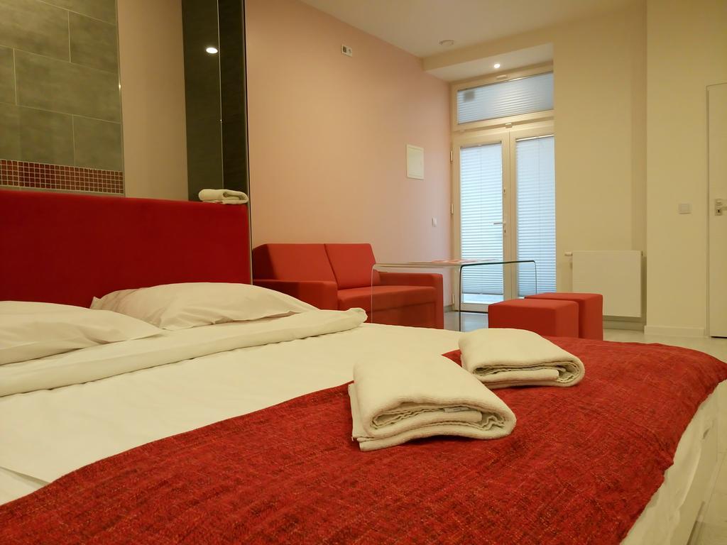 Mirror Apartments Красков Екстериор снимка