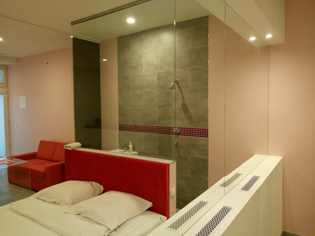 Mirror Apartments Красков Екстериор снимка